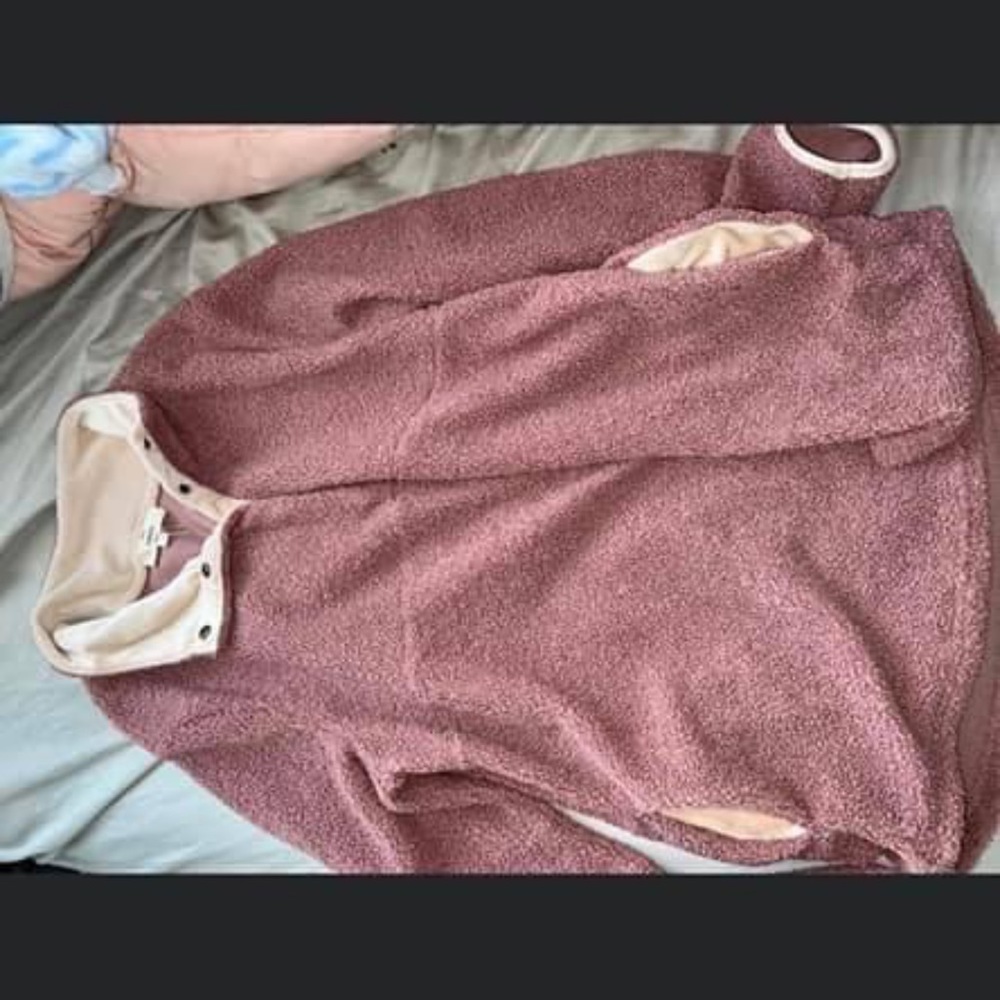 pink mauve pullover with pockets